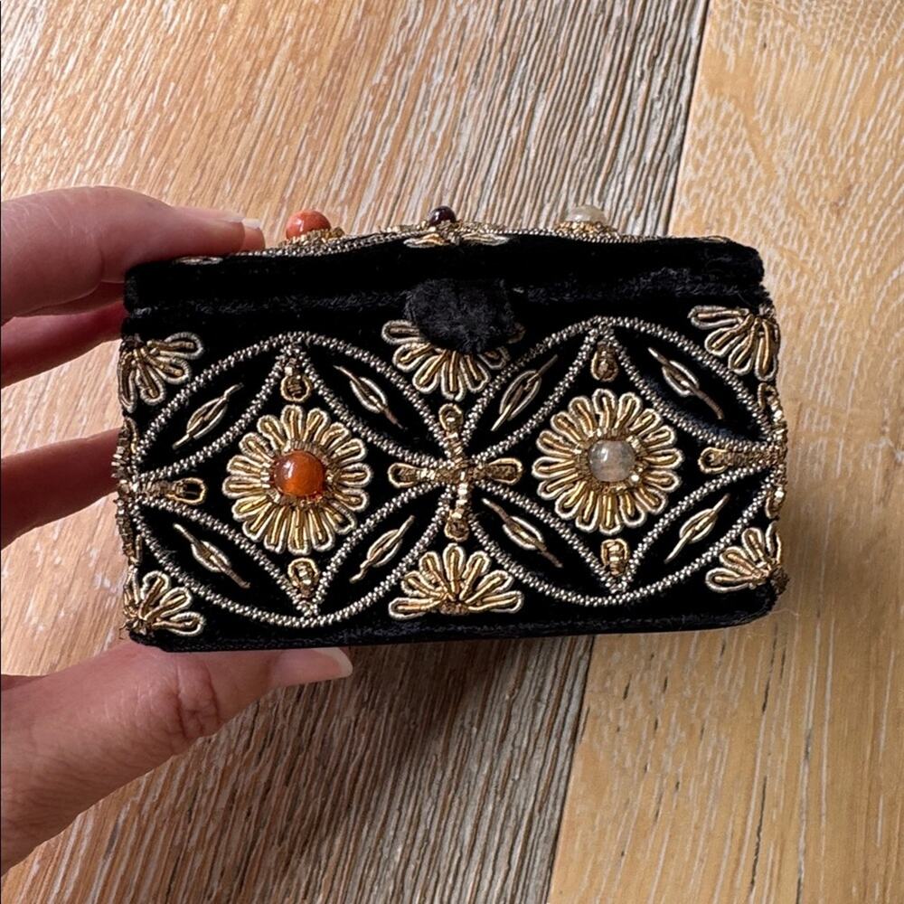 Vintage 1970s Embroidered Jewelry Box Handmade India Velvet Beaded Trinket Case - Picture 7 of 8